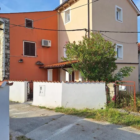 Blue Pool House Vakantiehuis Rakalj