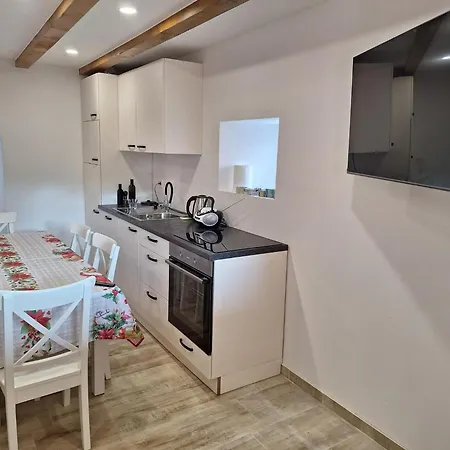 Blue Pool House Rakalj