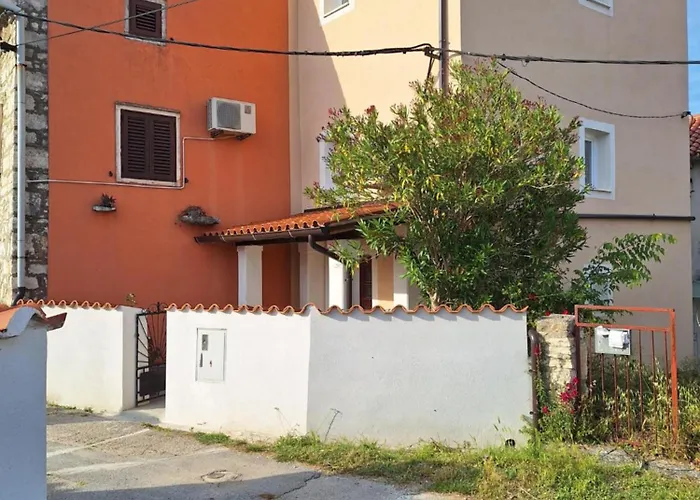 Blue Pool House Ferienhaus Rakalj